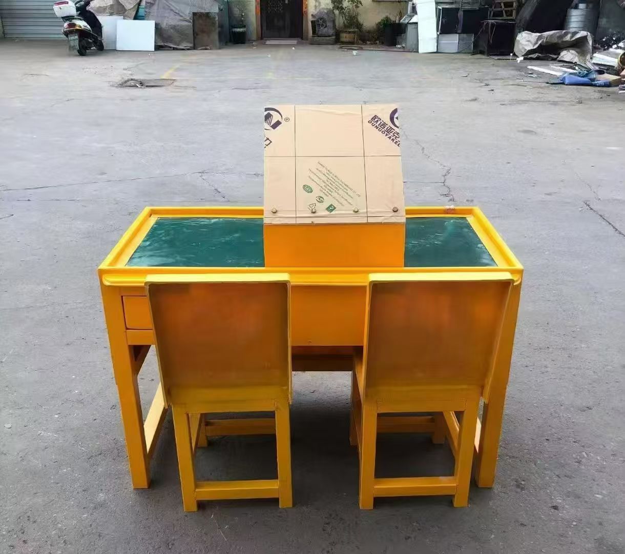 三乡镇防静电导通桌井下煤矿火工品发放桌：危险品流转的安全守护者